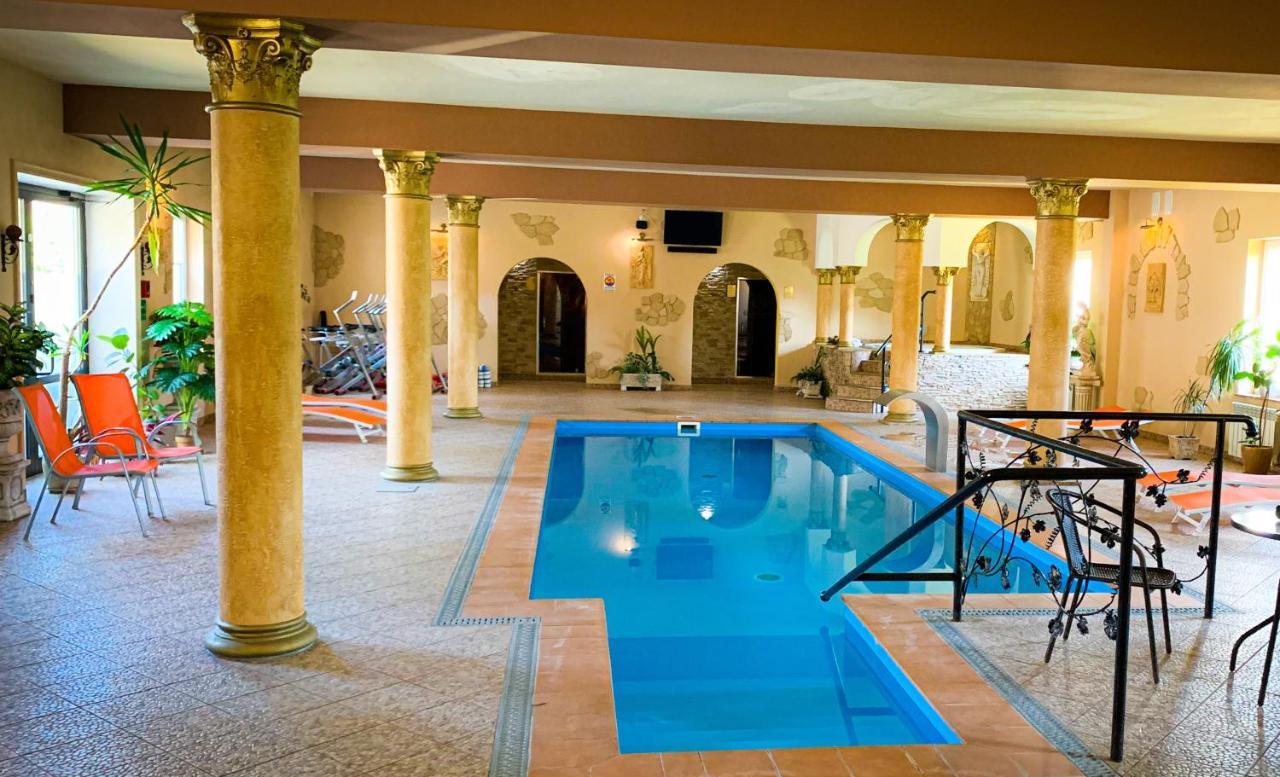 Hotel Wellness & Spa Antyczny Dwor Rudna Mala Dış mekan fotoğraf